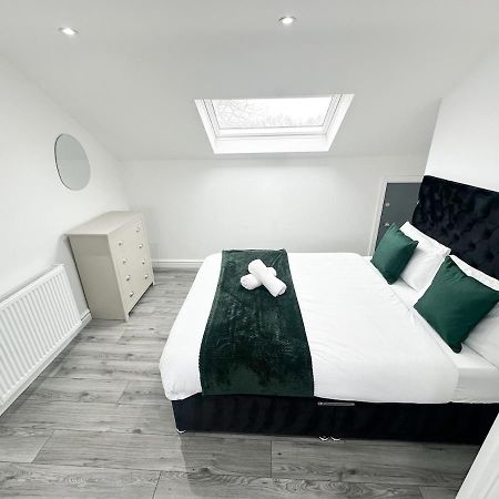 Contractors Dream, 4 Bedroom 2 Bathroom 利物浦 外观 照片