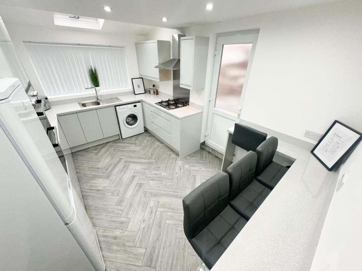 Contractors Dream, 4 Bedroom 2 Bathroom 利物浦 外观 照片