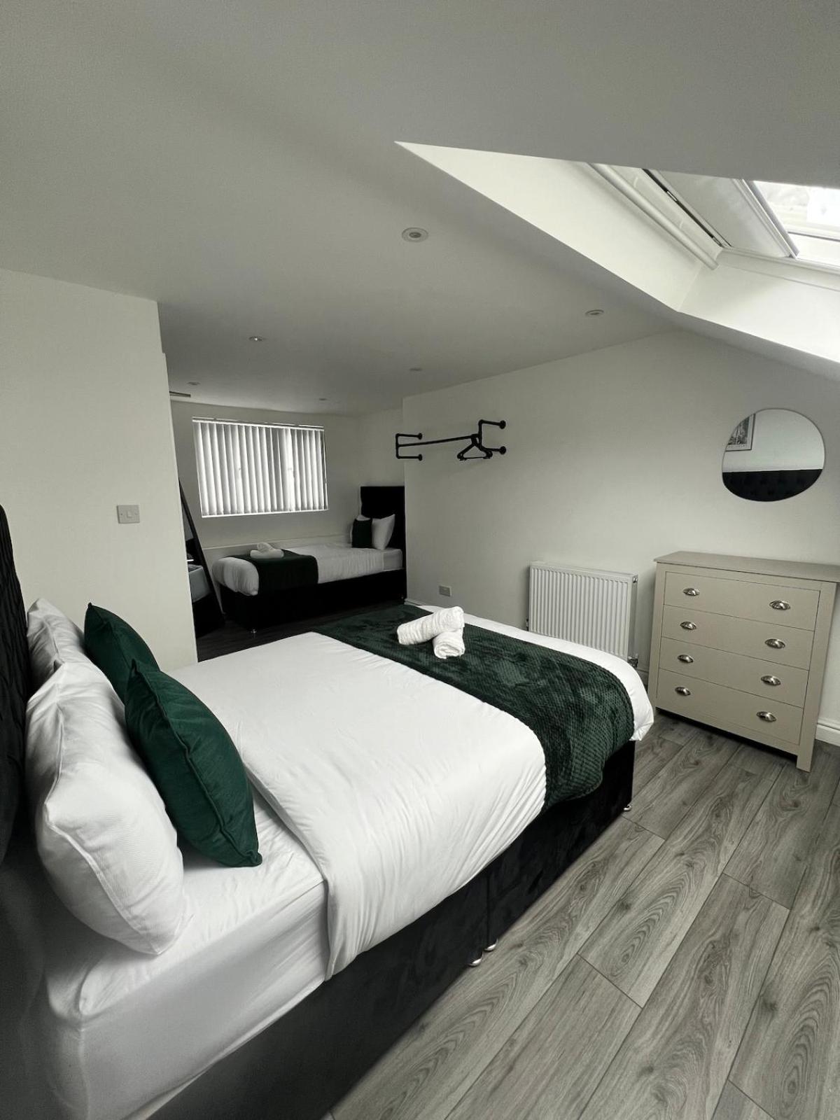 Contractors Dream, 4 Bedroom 2 Bathroom 利物浦 外观 照片