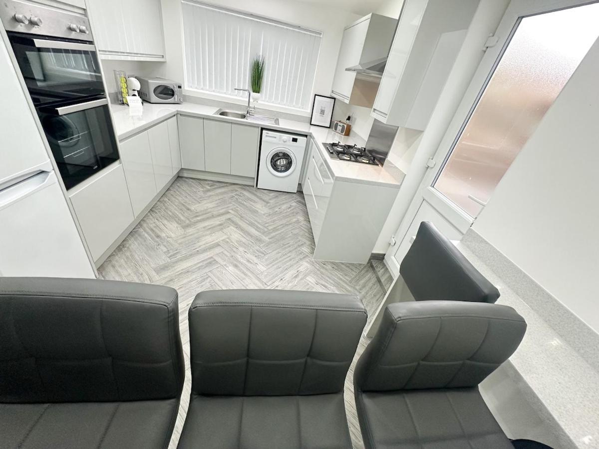 Contractors Dream, 4 Bedroom 2 Bathroom 利物浦 外观 照片