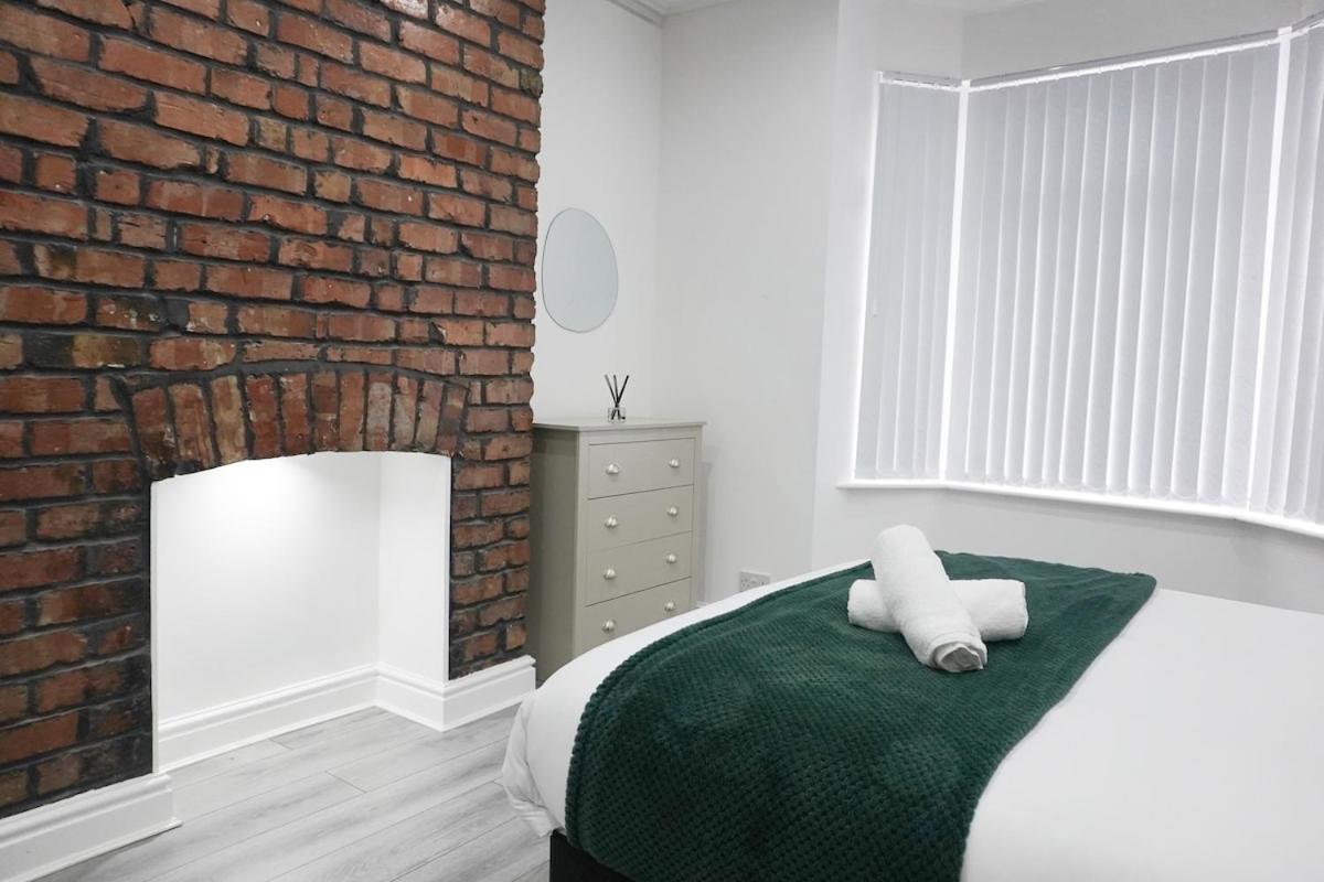 Contractors Dream, 4 Bedroom 2 Bathroom 利物浦 外观 照片