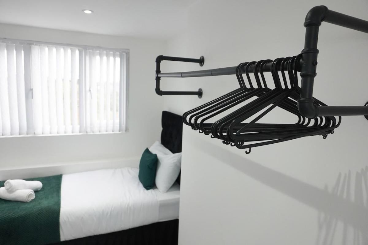 Contractors Dream, 4 Bedroom 2 Bathroom 利物浦 外观 照片