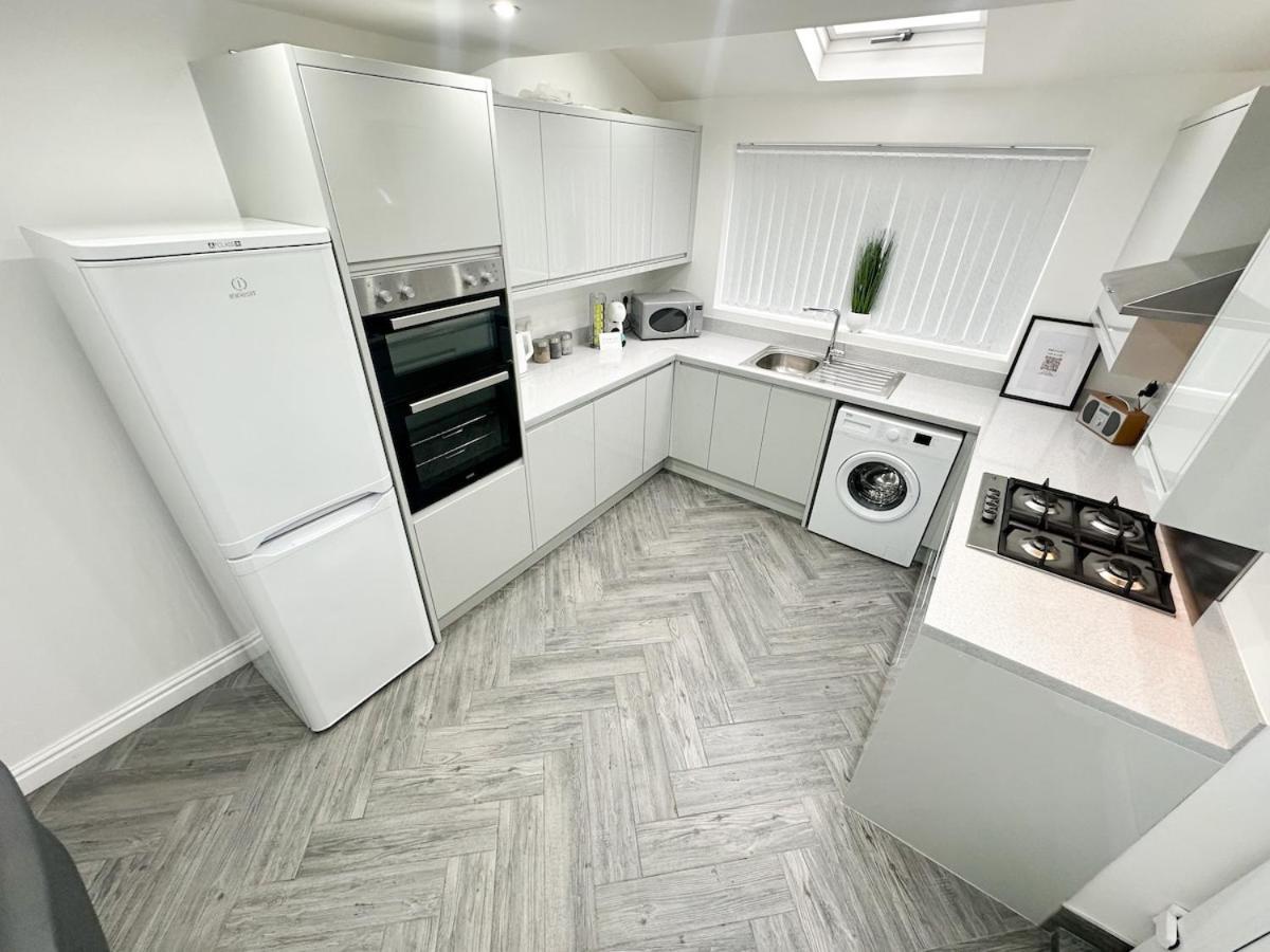 Contractors Dream, 4 Bedroom 2 Bathroom 利物浦 外观 照片