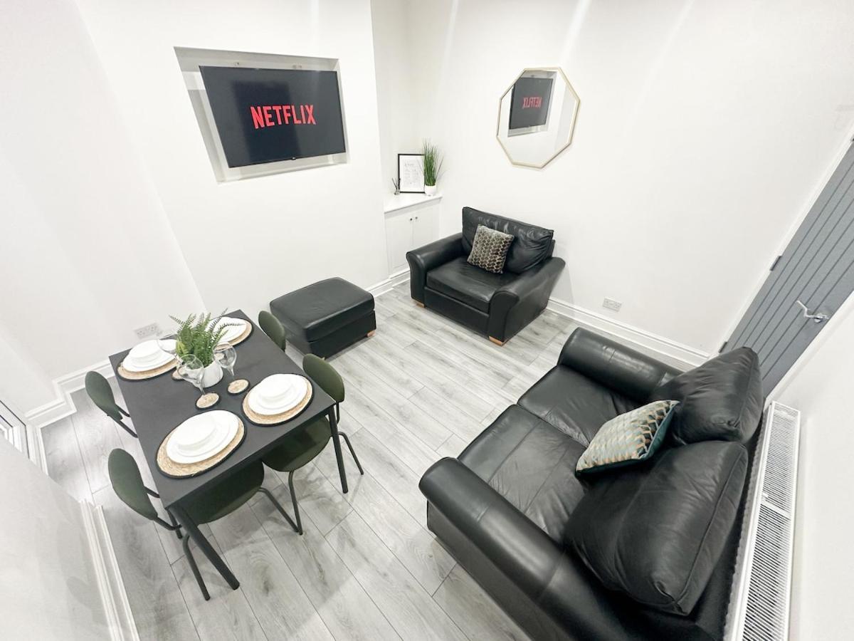 Contractors Dream, 4 Bedroom 2 Bathroom 利物浦 外观 照片